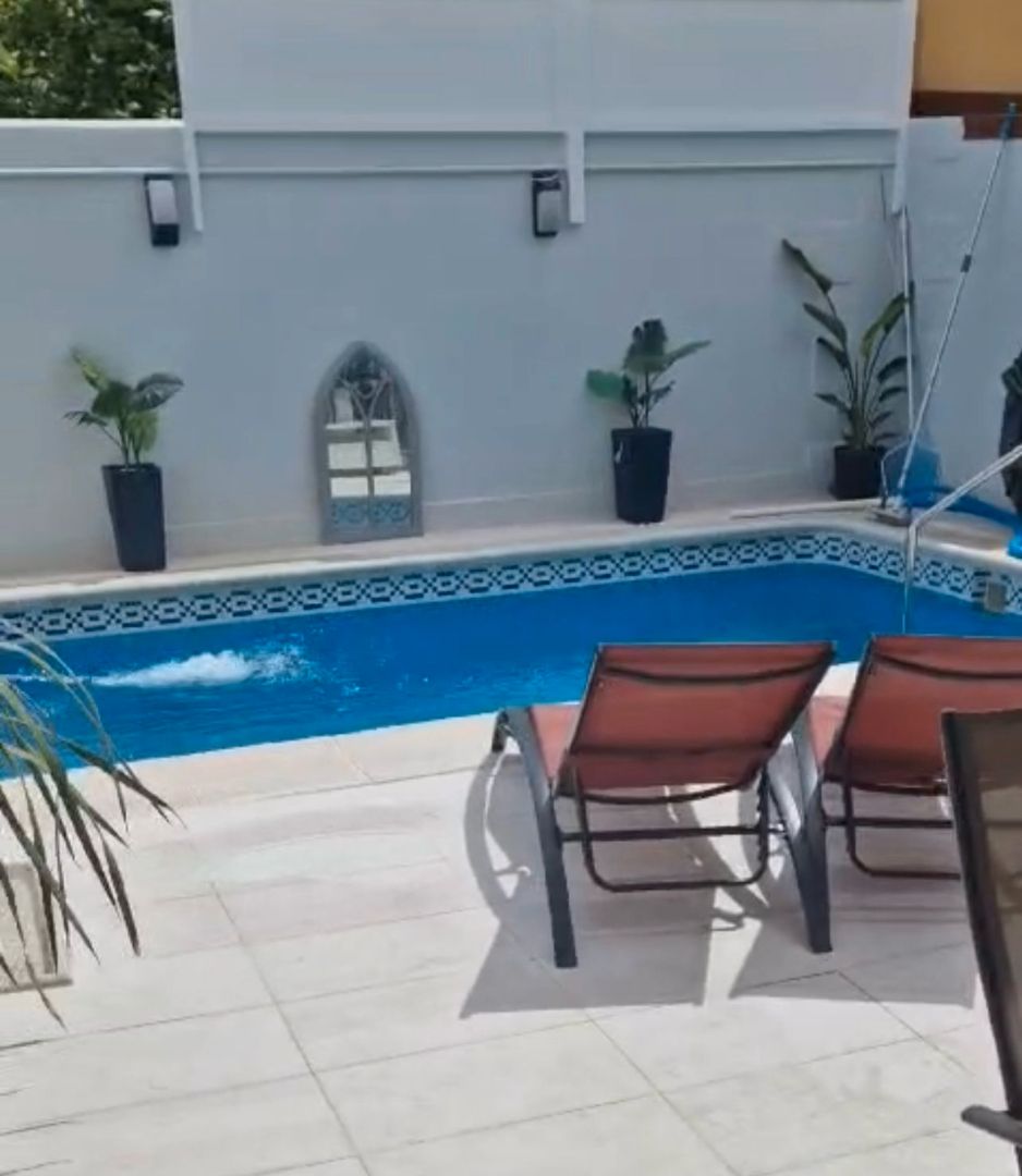 Piscina de Casa adosada en venda en  Córdoba Capital amb Aire condicionat, Terrassa i Piscina
