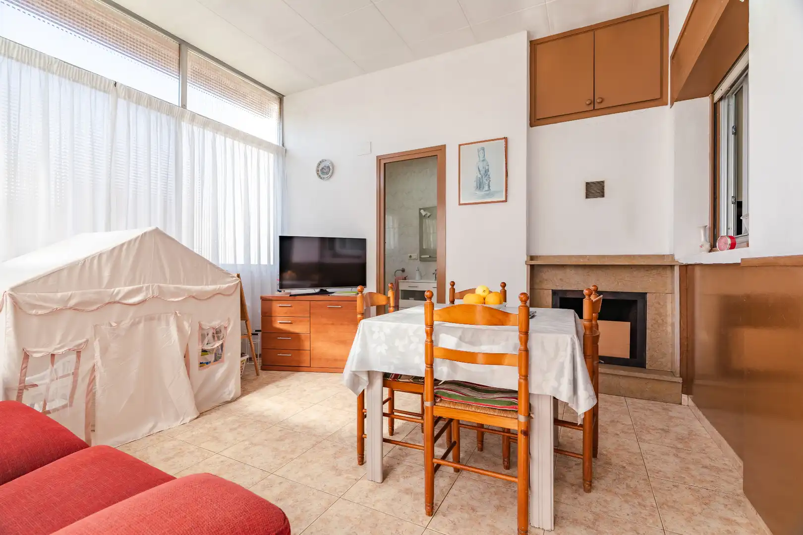 Wohnzimmer von Haus oder Chalet zum Verkauf in La Pobla de Mafumet mit Klimaanlage, Heizung und Privatgarten