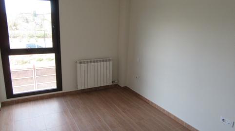 Photo 3 of Flat to rent in Calle del Ibón de Astún, Miralbueno,  Zaragoza Capital