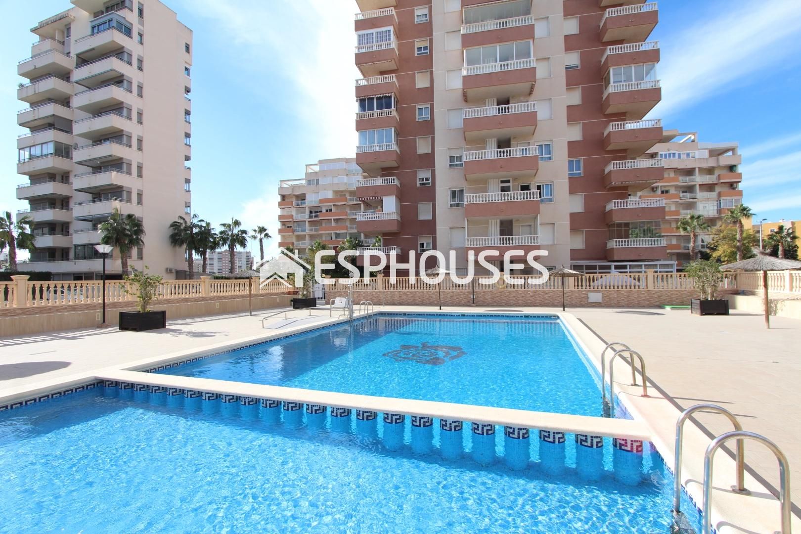 Swimming pool of Flat for sale in Guardamar del Segura  with Air Conditioner, Terrace and Storage room