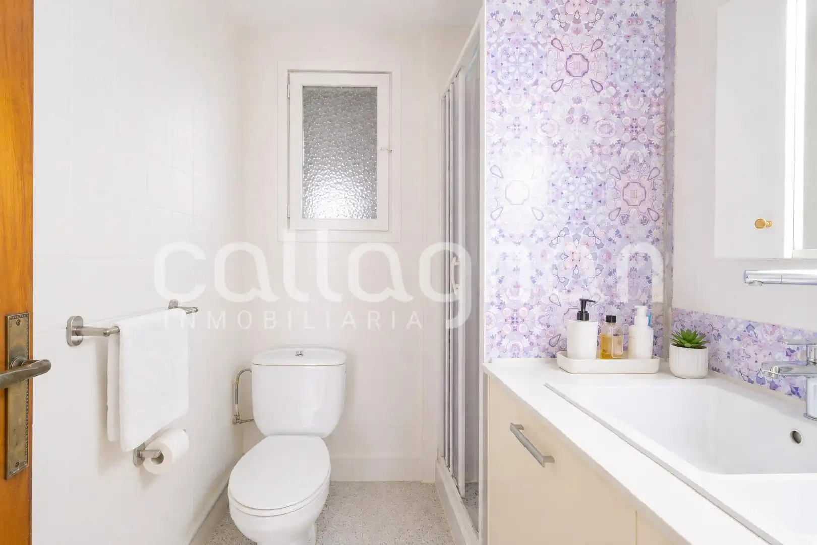 Badezimmer von Wohnung zum Verkauf in Valencia mit Möbliert und Balkon
