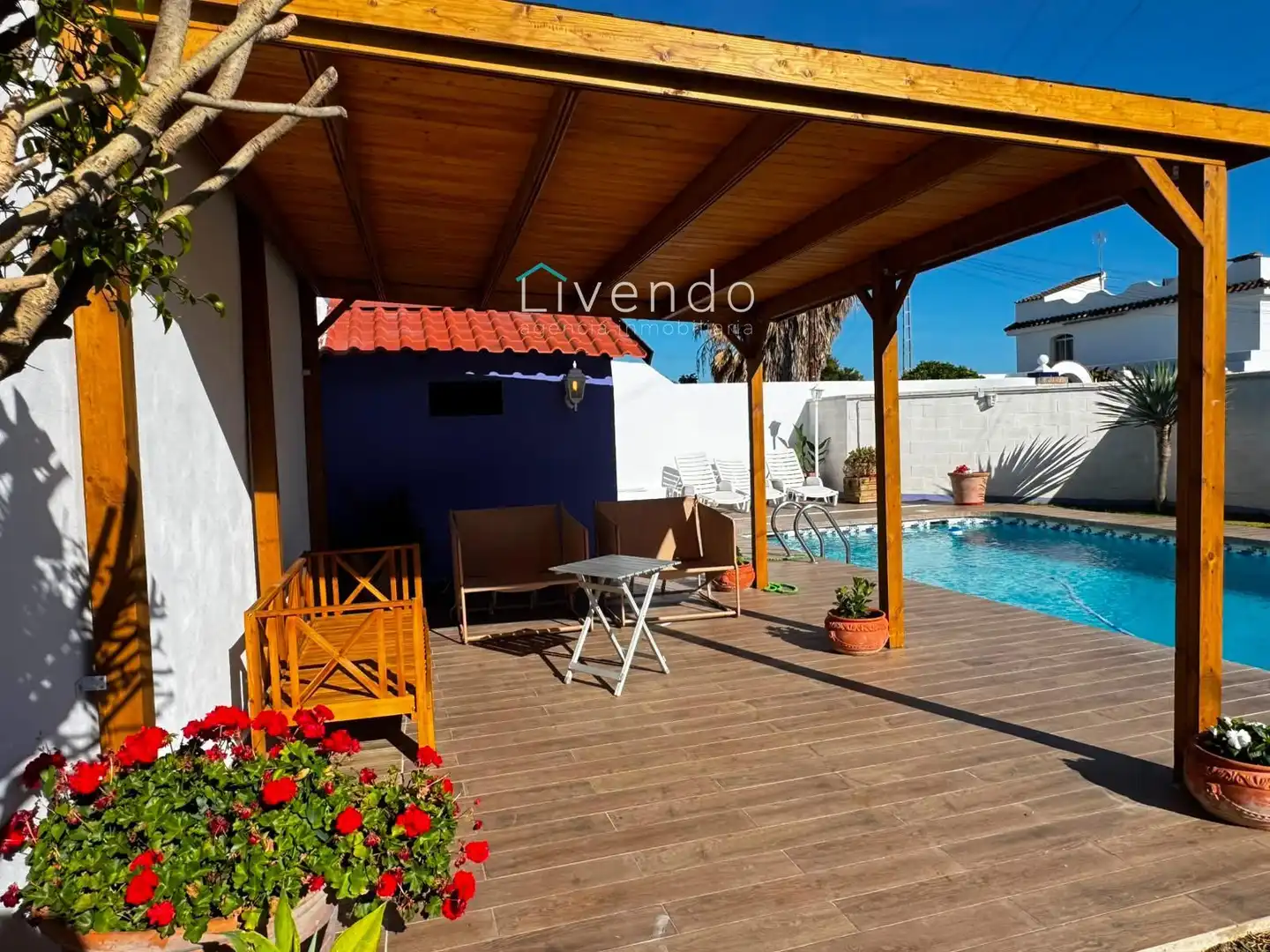 Chalet con piscina en venta en Conil