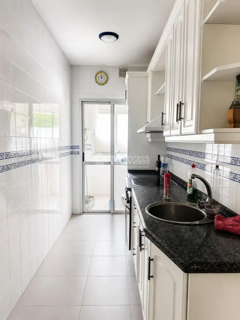 Cocina de Piso en venta en Sevilla con Aire acondicionado