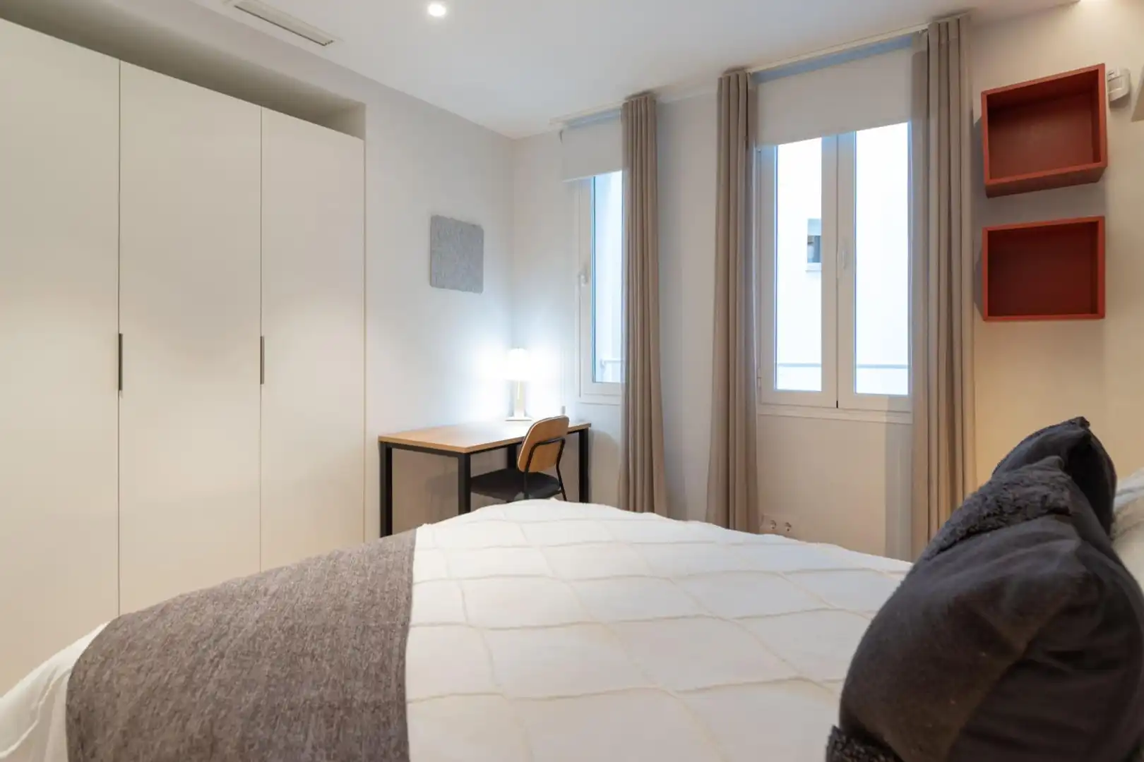 Bedroom of Apartments for rent in Madrid
