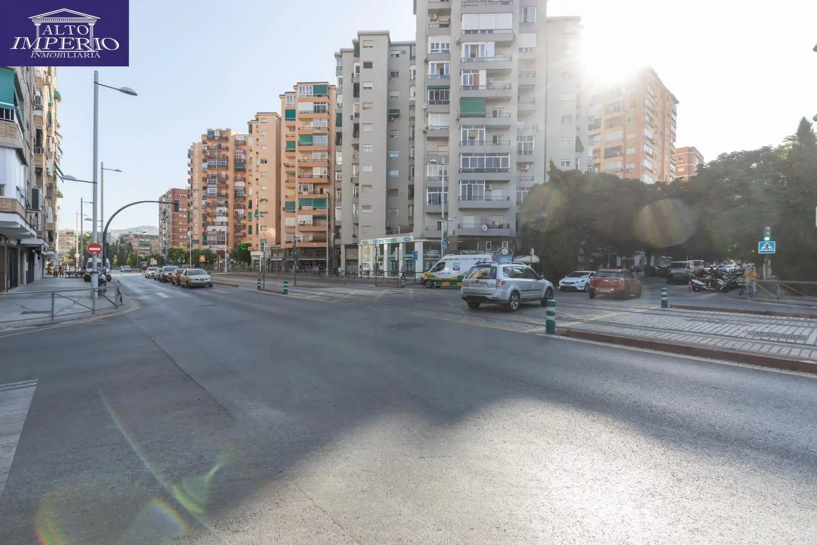 Vista exterior de Pis en venda en Granada amb Aire condicionat, Moblat i Balcó