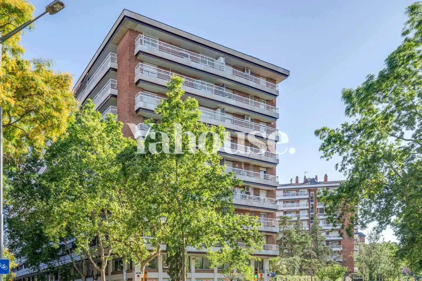 Außenansicht von Wohnung zum Verkauf in Barcelona mit Klimaanlage, Heizung und Terrasse