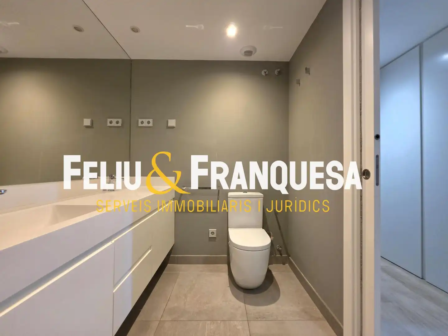 Baño de Piso en venta en Sant Cugat del Vallès con Calefacción, Jardín privado y Terraza