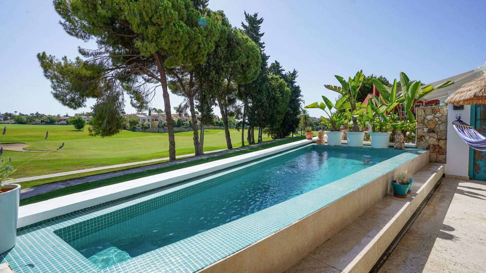 Piscina de Casa adosada de lloguer en Marbella amb Aire condicionat, Jardí privat i Terrassa