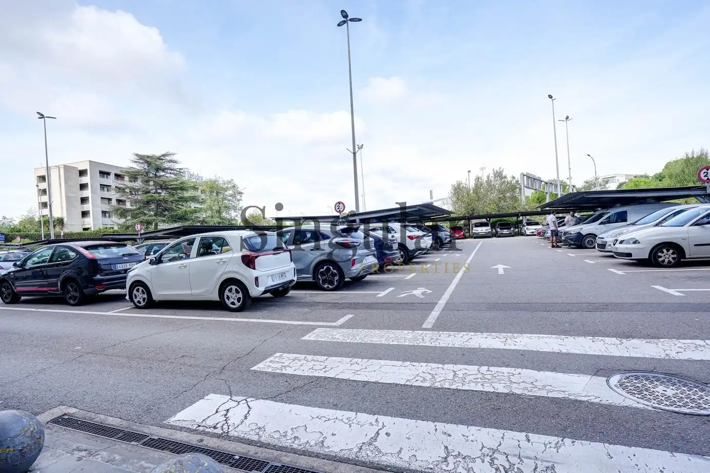 Aparcament de Local en venda en Barberà del Vallès