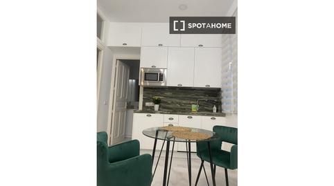 Photo 4 of Study to share in Pacífico, Madrid