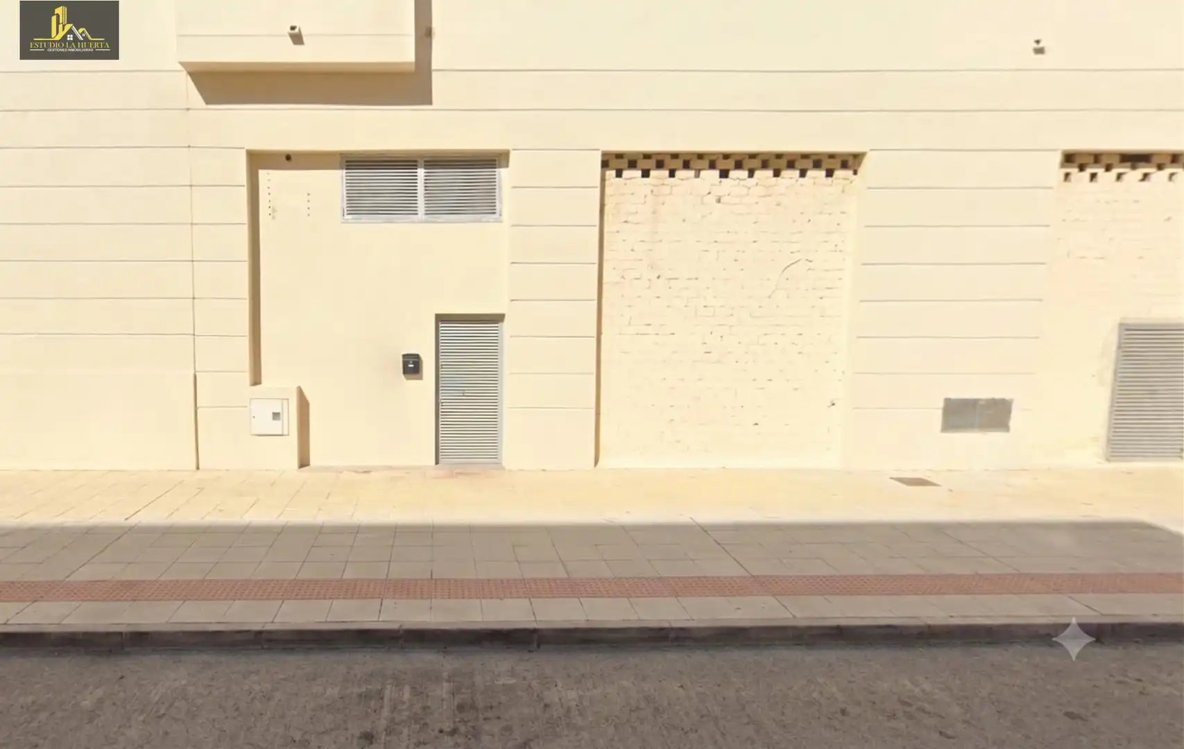 Vista exterior de Local en venta en Jerez de la Frontera