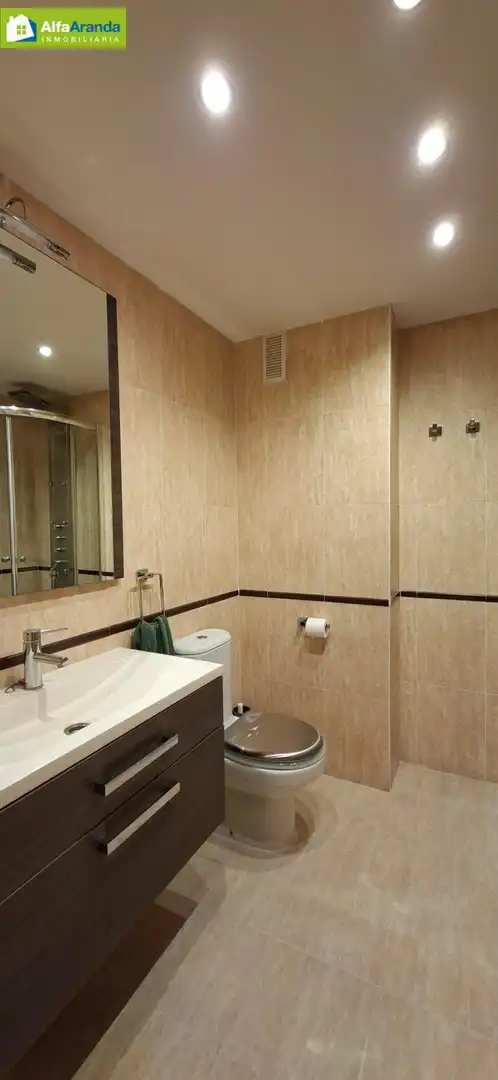Baño de Piso en venta en Aranda de Duero con Calefacción, Trastero y Amueblado