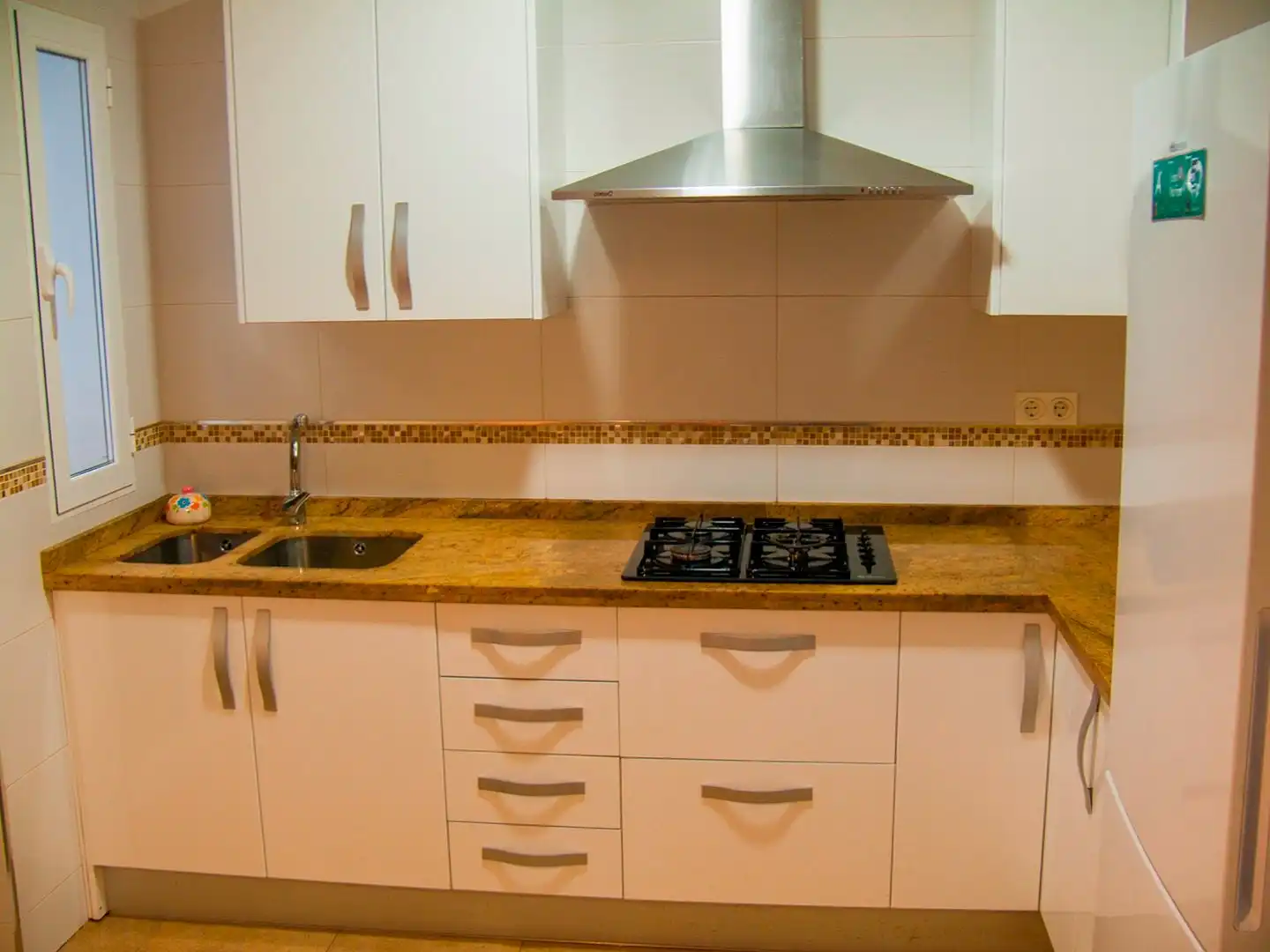 Kitchen of Flat for rent in Granada  with Heating, Furnished and Oven