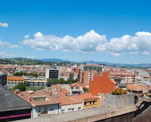 Vista exterior de Àtic en venda en Granollers amb Aire condicionat, Calefacció i Jardí privat