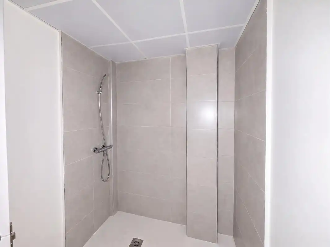 Bathroom of Attic for sale in Alberic  with Heating