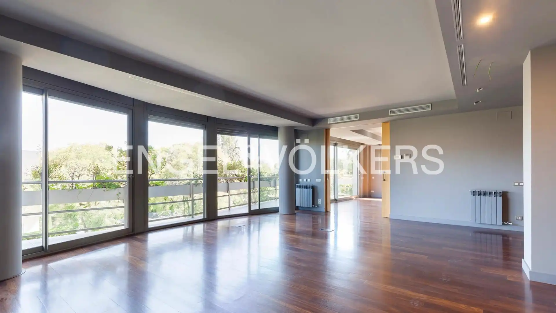 Living room of Flat for rent in  Barcelona Capital  with Air Conditioner, Heating and Private garden