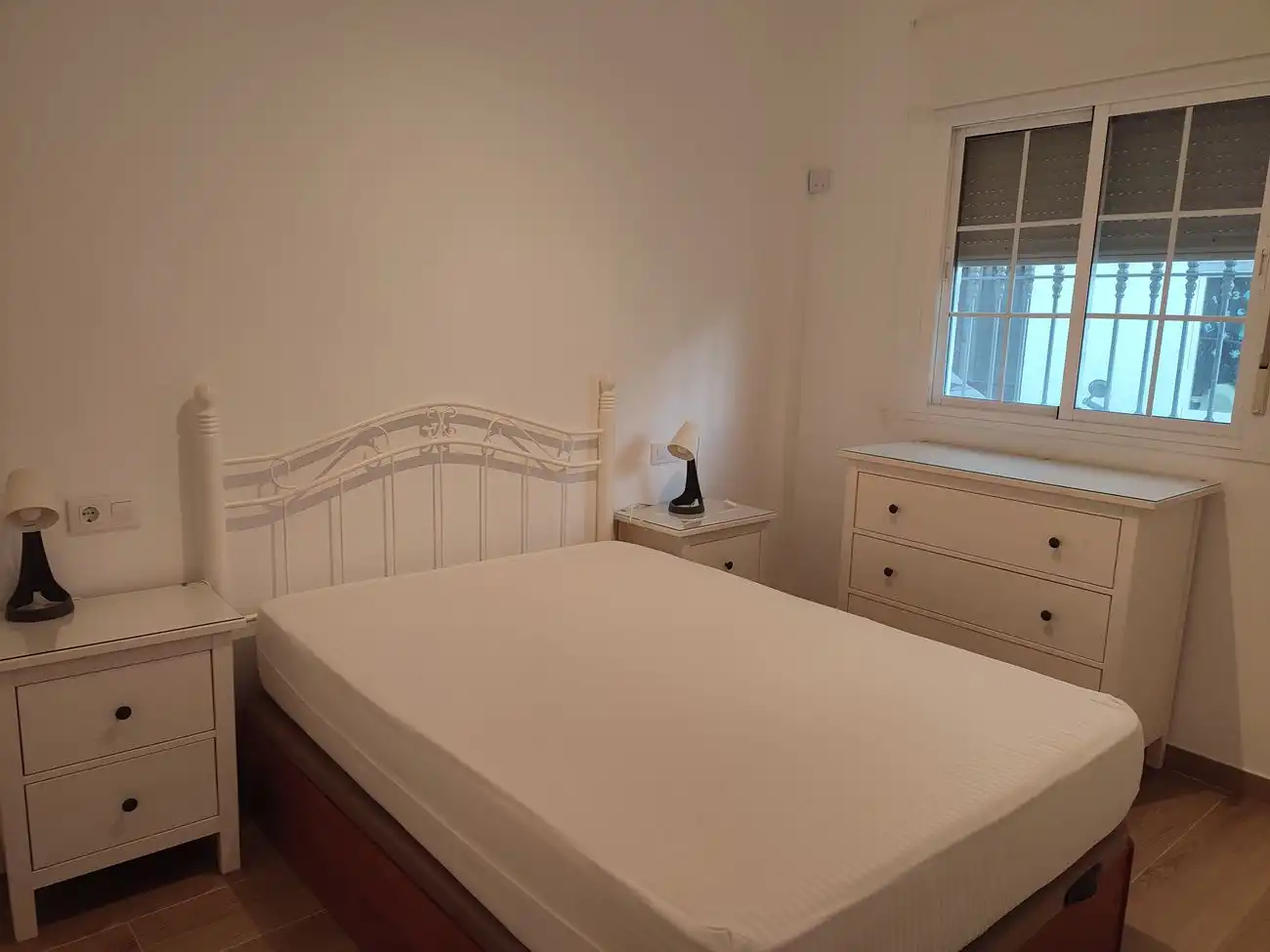 Schlafzimmer von Wohnung zum Verkauf in Conil de la Frontera mit Klimaanlage und Abstellraum