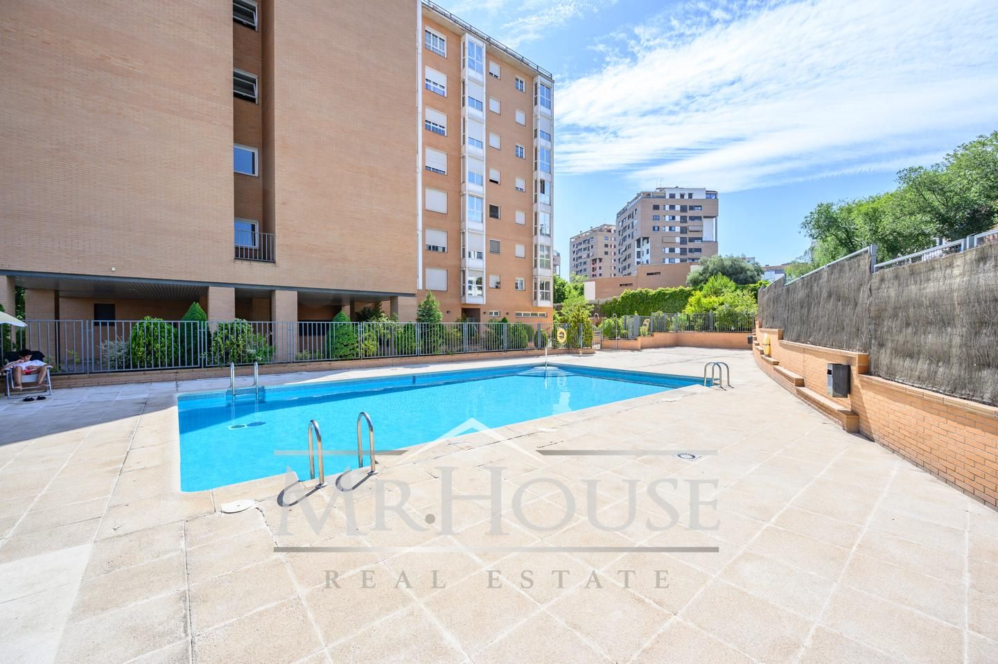 Piscina de Apartament en venda en  Madrid Capital amb Aire condicionat, Parquet i Traster