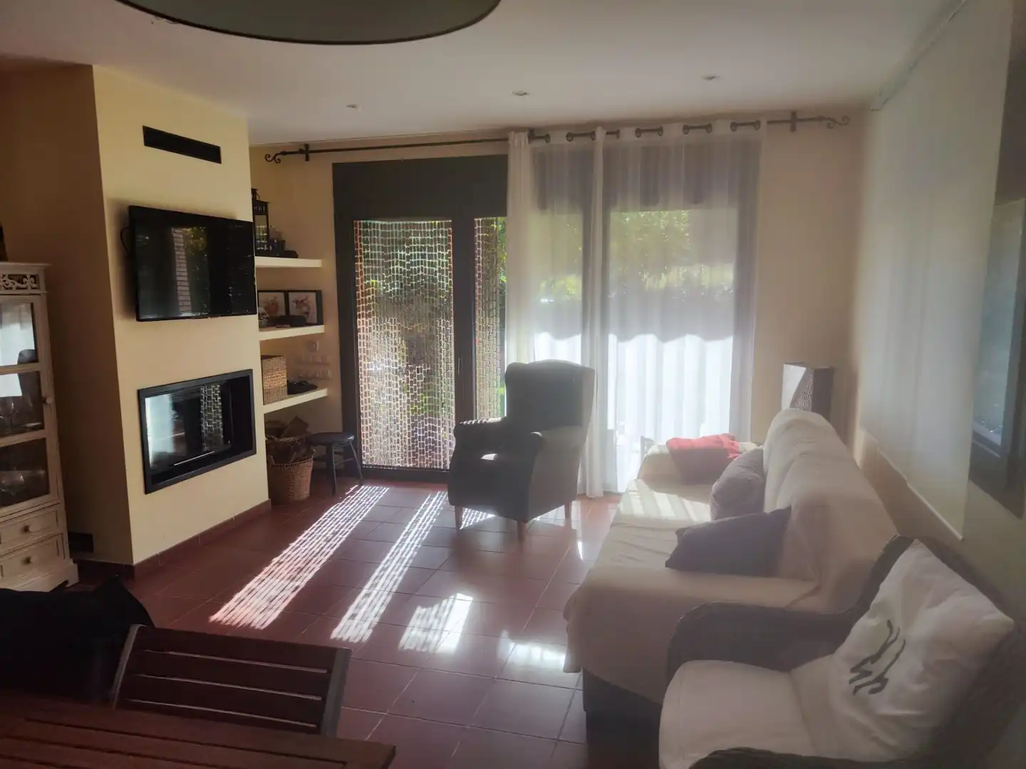 Sala de estar de Casa o chalet en venta en Sant Llorenç de la Muga con Calefacción y Jardín privado