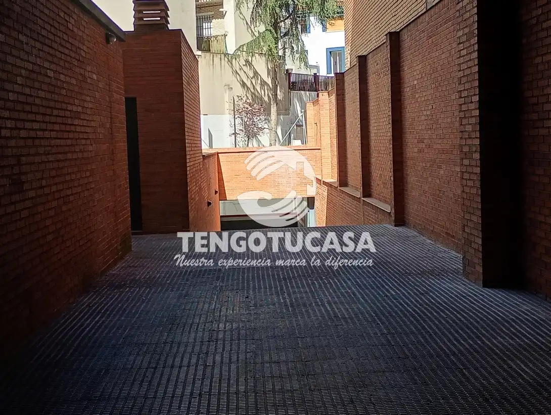 Terrassa de Garatge en venda en Madrid