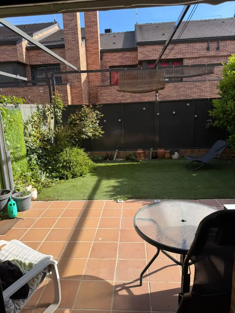Garten von Haus oder Chalet zum Verkauf in Meco mit Klimaanlage, Heizung und Terrasse