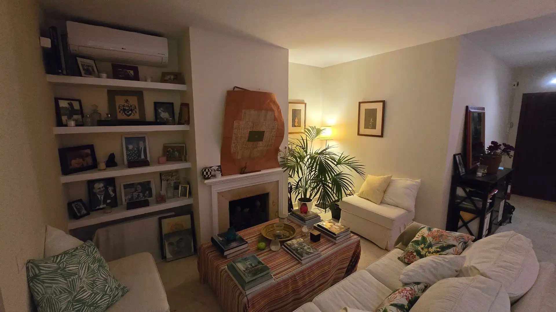 Sala d'estar de Apartament en venda en Estepona amb Aire condicionat, Calefacció i Terrassa