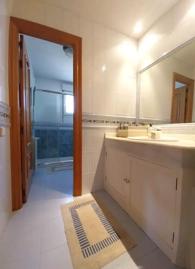 Baño de Casa o chalet en venta en Pozuelo de Alarcón con Aire acondicionado, Calefacción y Jardín privado