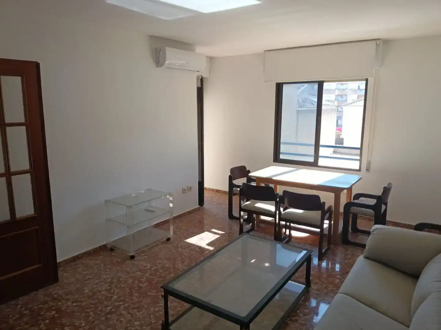 Sala d'estar de Pis en venda en Martos amb Aire condicionat i Balcó