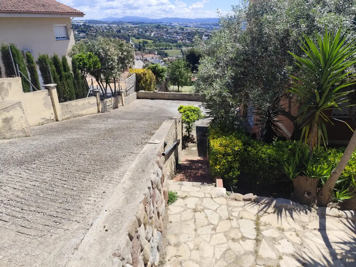 Vista exterior de Casa o xalet en venda en Lliçà de Vall amb Aire condicionat, Calefacció i Jardí privat