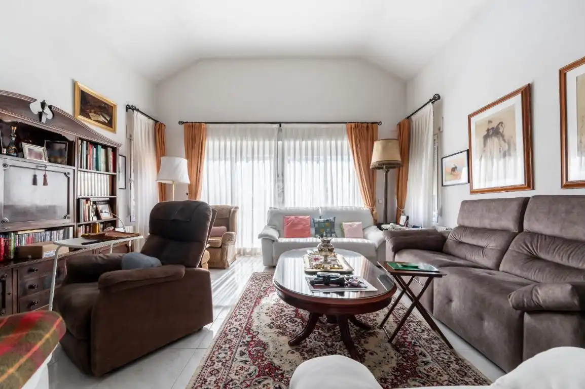 Sala de estar de Casa o chalet en venta en Torrelodones con Calefacción, Jardín privado y Piscina
