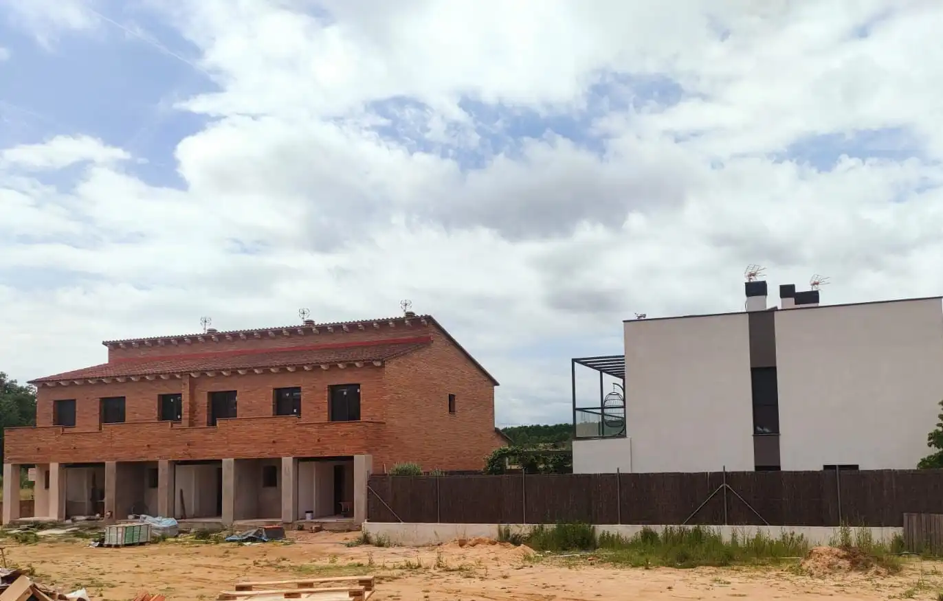 Casa adosada en venda en Riudarenes amb Calefacció, Jardí privat i Parquet