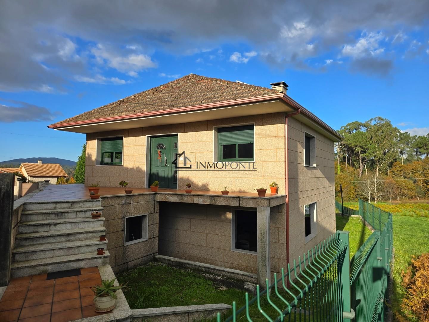 Exterior view of House or chalet for sale in Pontevedra Capital   with Private garden