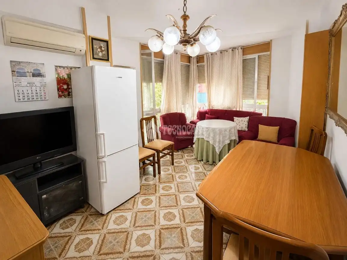 Sala d'estar de Pis en venda en Madrid amb Aire condicionat