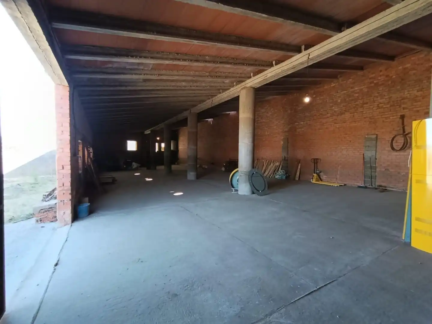 Industrial buildings for sale in Viloria