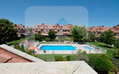 Piscina de Casa adosada en venda en Valdemoro amb Aire condicionat i Terrassa