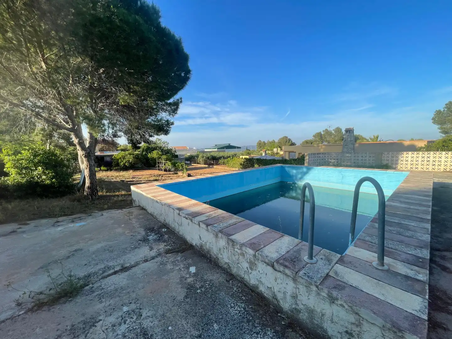 Schwimmbecken von Haus oder Chalet zum Verkauf in Turís mit Privatgarten, Terrasse und Abstellraum
