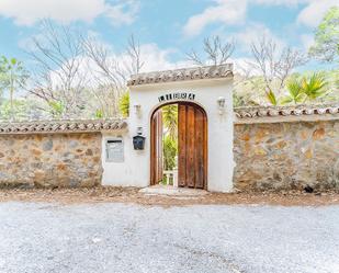 Vista exterior de Casa o xalet en venda en Marbella amb Piscina comunitària