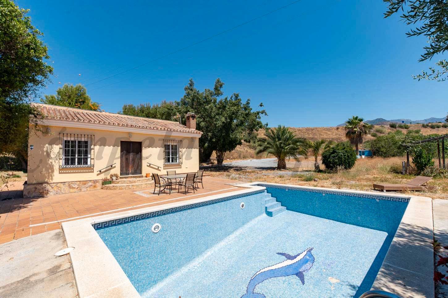 Piscina de Finca rústica en venda en Nerja amb Jardí privat, Terrassa i Piscina