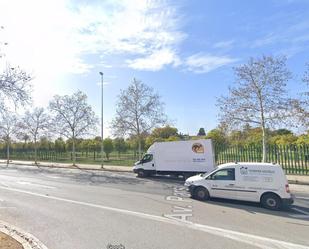 Vista exterior de Casa adosada en venda en  Sevilla Capital amb Balcó