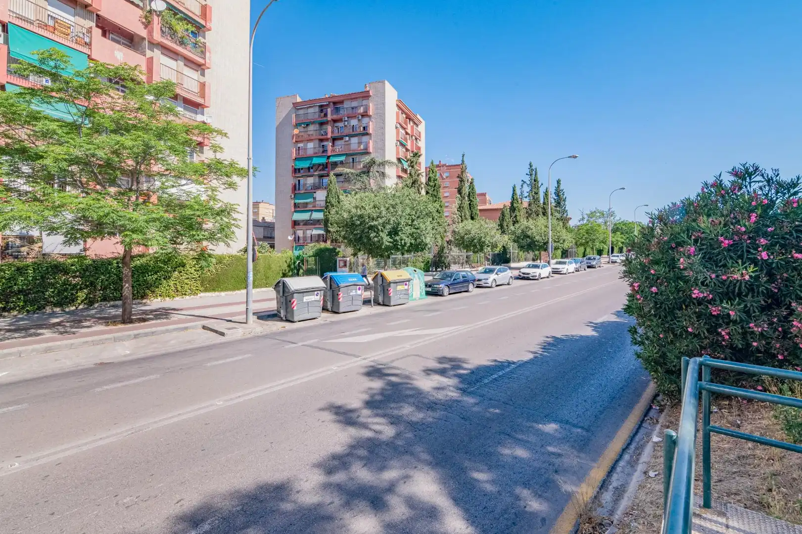 Exterior view of Flat for sale in Granada  with Air Conditioner, Private garden and Terrace