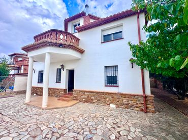 Villa avec balcon à vendre à Avenida de Granada