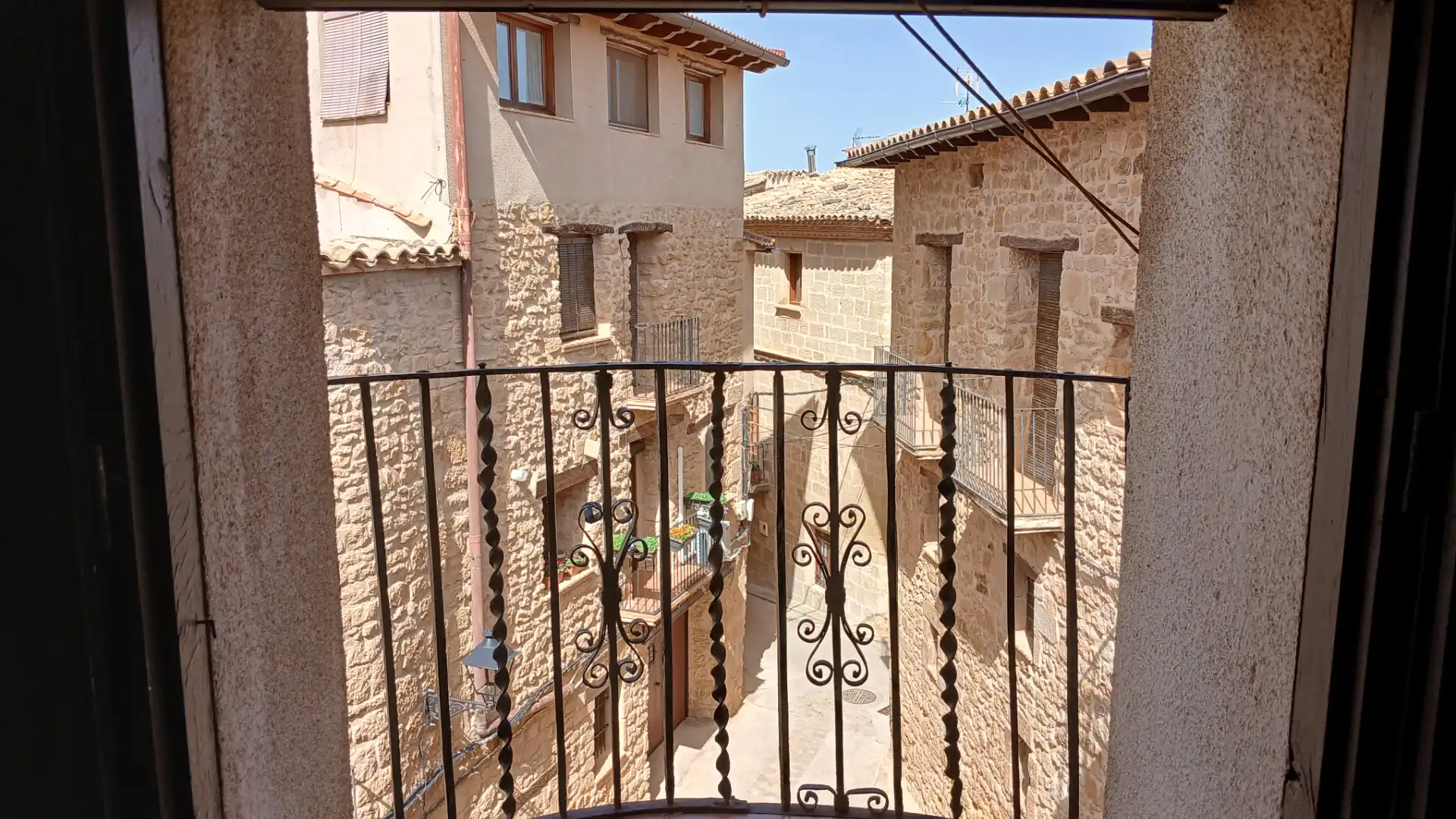 Casa adosada en venta en Calle Collado, 8, Valjunquera