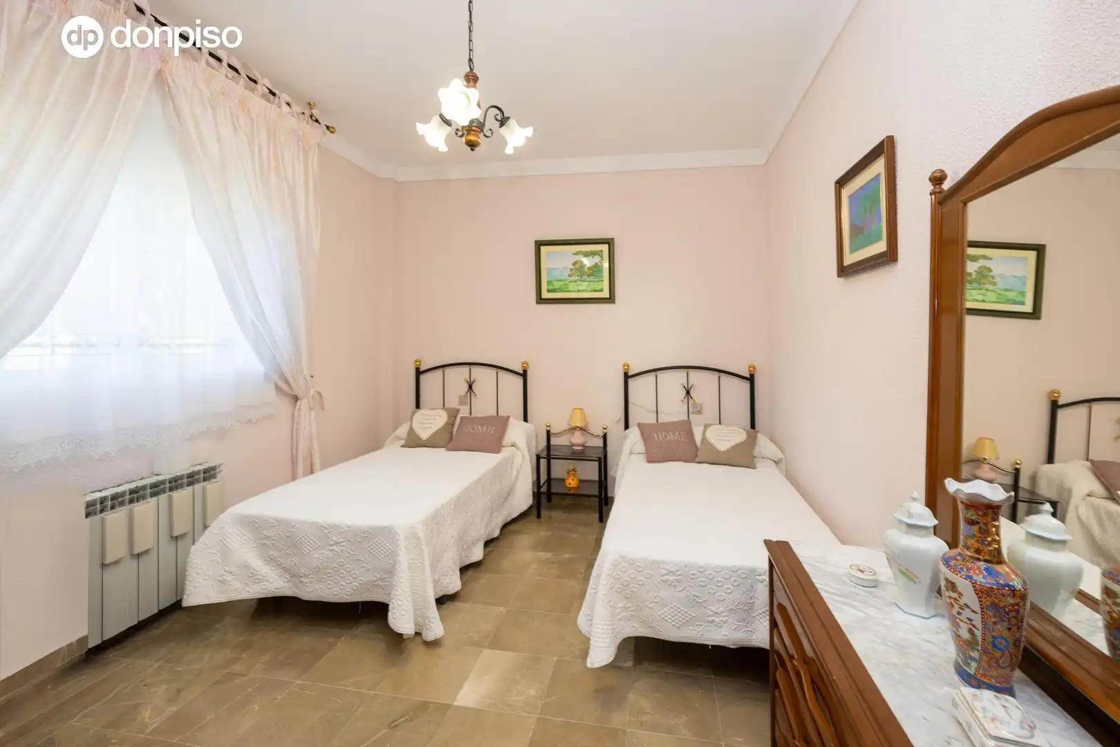 Habitación de Casa o chalet en venta en Atarfe con Calefacción, Jardín privado y Terraza