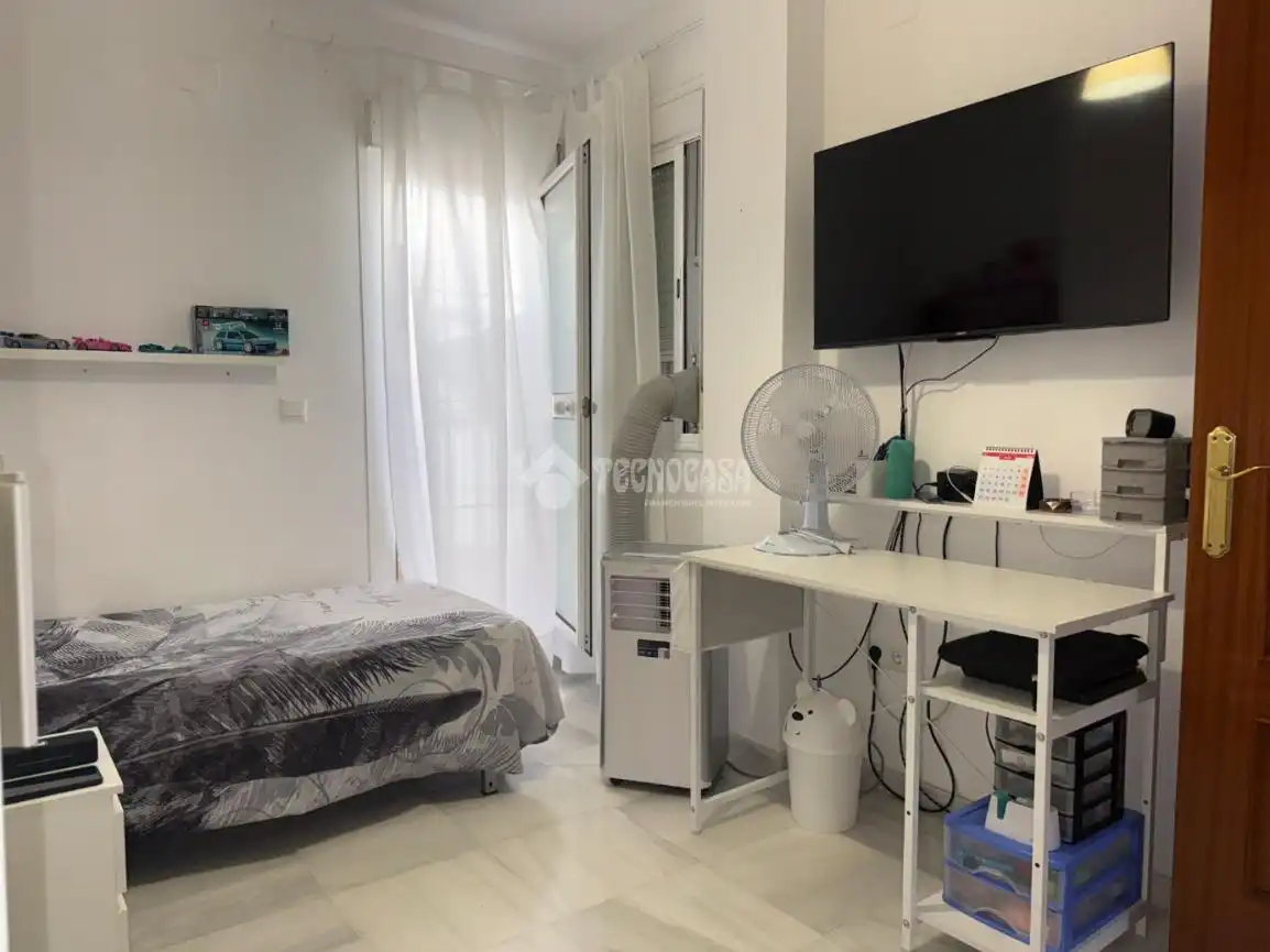 Bedroom of Detached homes for sale in La Algaba  with Air Conditioner, Private garden and Terrace