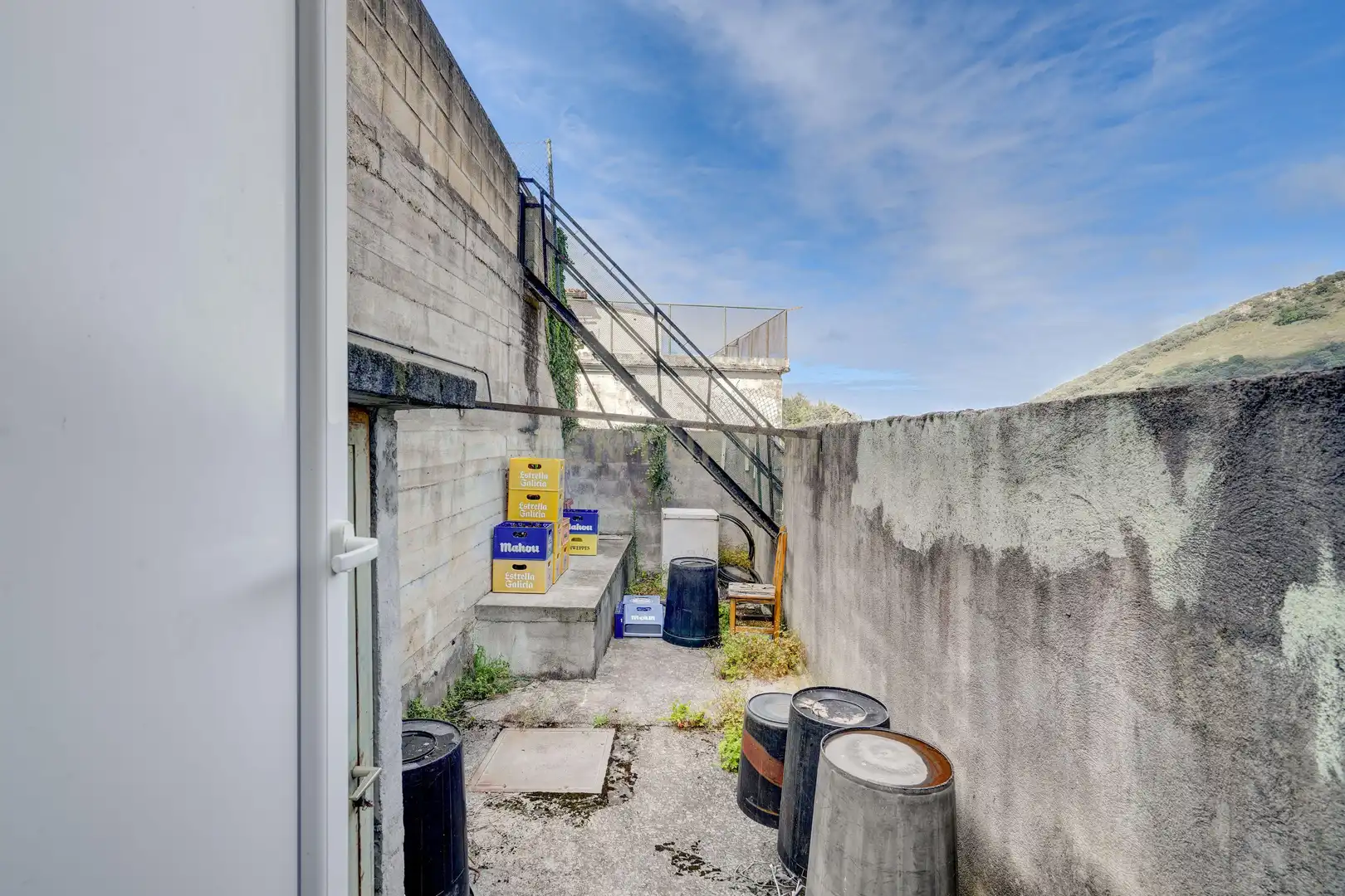 Exterior view of Commercial properties for sale in Deba  with Air Conditioner
