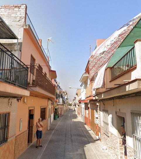 Foto 2 de Casa adosada en venta en Torrejoncillo, Colores - Entreparques, Sevilla Capital