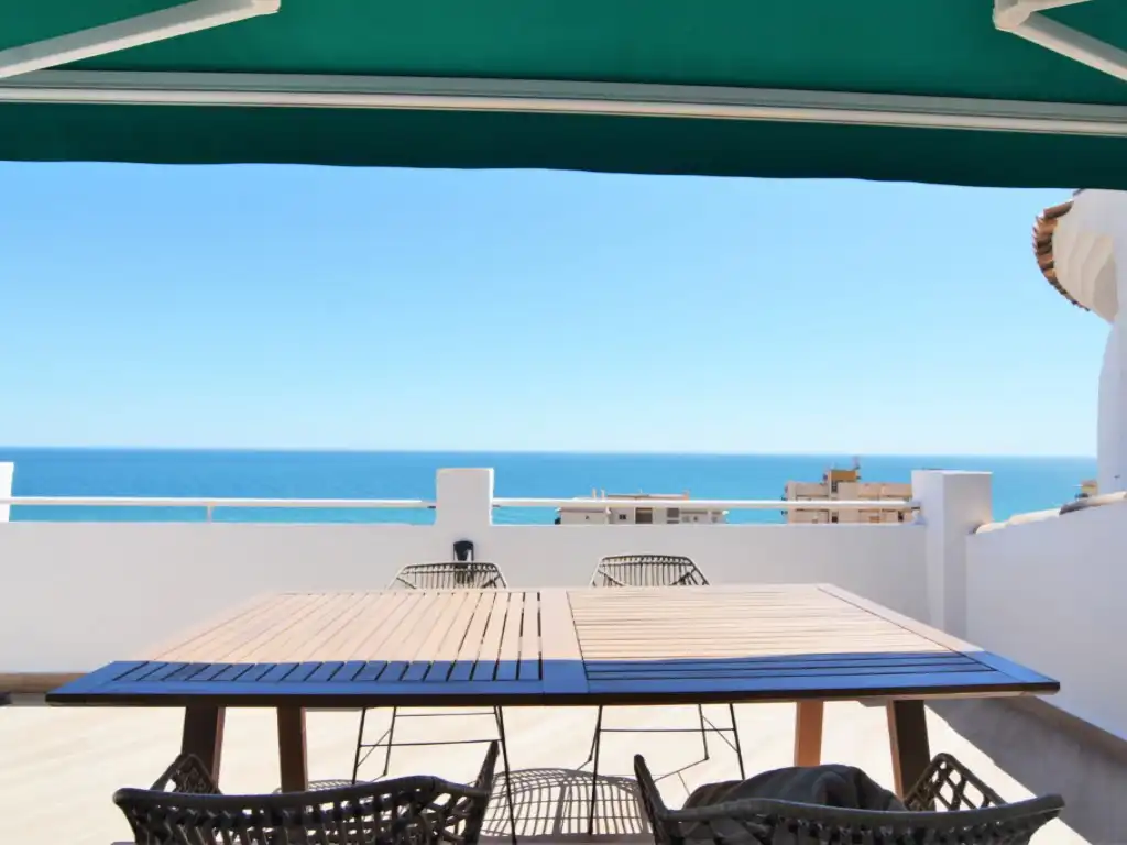 Terrasse von Wohnungen zur Miete in Fuengirola mit Klimaanlage, Schwimmbad und Möbliert