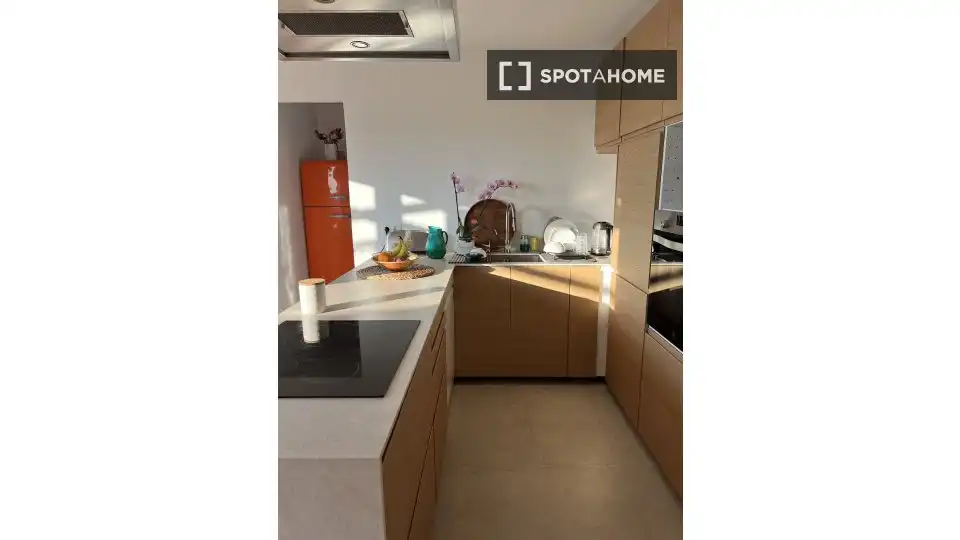 Cocina de Piso para compartir en Alella con Aire acondicionado, Calefacción y Amueblado