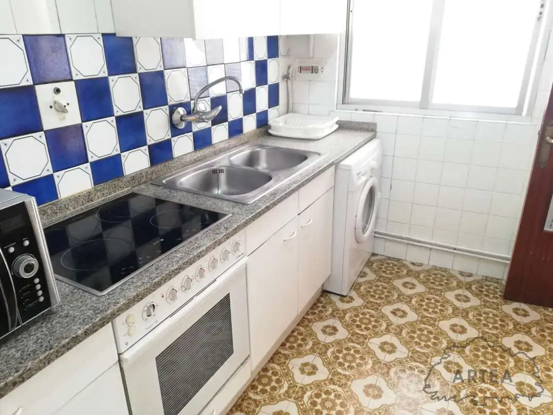 Cocina de Piso de alquiler en Bilbao  con Calefacción, Horno y Lavadora