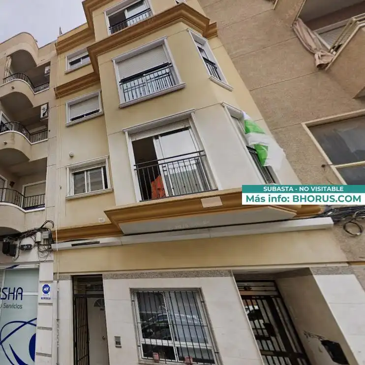 Piso en venta en GINES GARCIA ESQUITINO 31